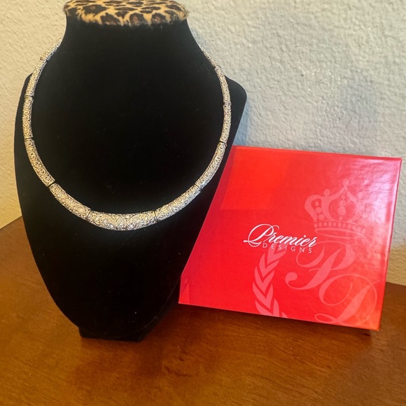 Premier Design Silver Toned Articulated Choker Necklace - Picture 4 of 4